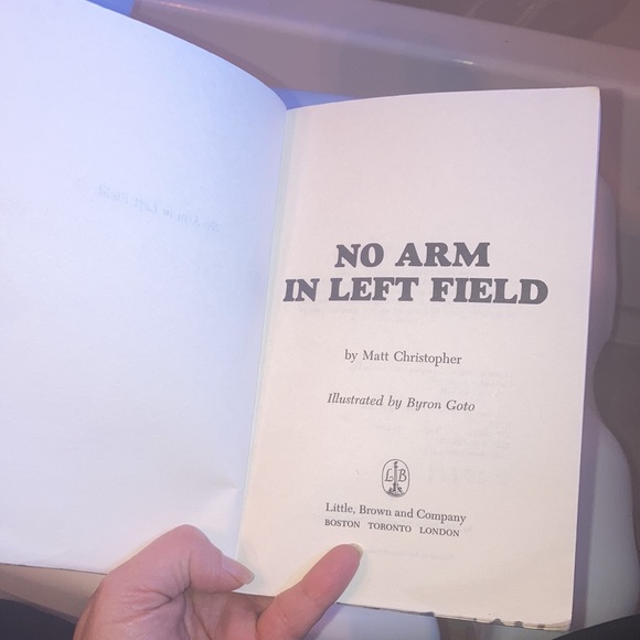 “No Arm in Left Field” kids sports classic book - Picture 10 of 13